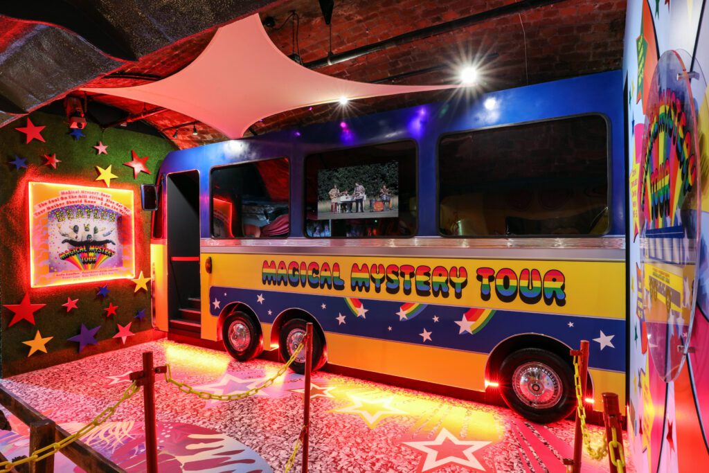 Magische Mysterie Tour in het Beatles Story Museum, Liverpool