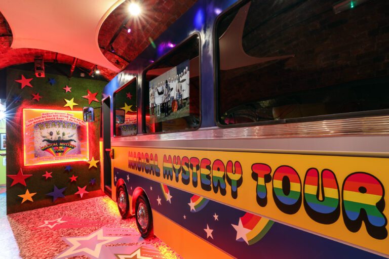 Magical Mystery Tour al Beatles Story Museum di Liverpool