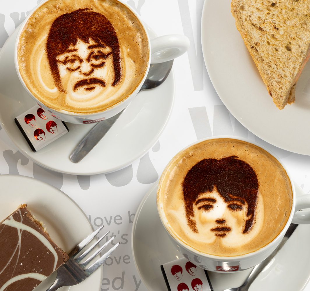 koffie en eten bij fab4 cafe liverpool