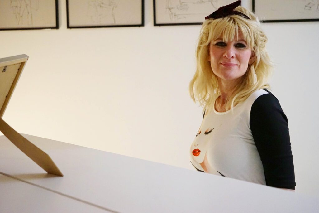 YouTube Sensation Jo Milne Visits The Beatles Story