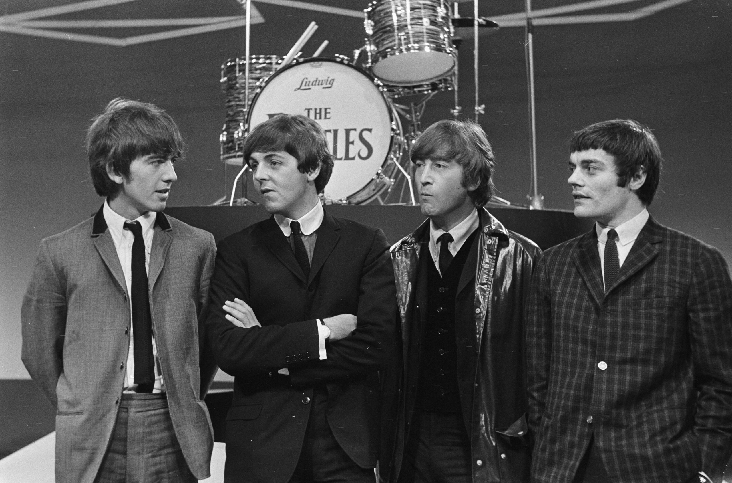 The Beatles with Jimmie Nicol, 1964. 披头士乐队与吉米·尼科尔,1964年。