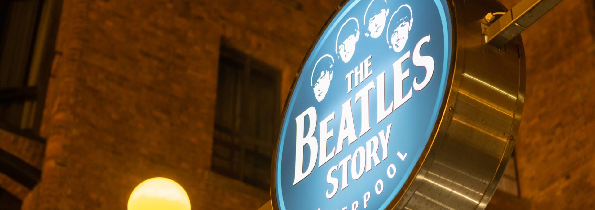 De ingang van The Beatles Story