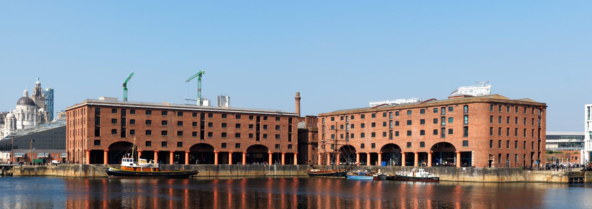 De prachtige waterkant van het Royal Albert Dock.